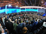 Помимо демонстрации народных чувств к президенту РФ на съезде занимались, в основном, организационными вопросами