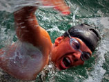 Австралийская спортсменка Хлоя Маккардел в среду была вынуждена прервать самый трудный марафонский заплыв в мире через Флоридский пролив, разделяющий Кубу и США