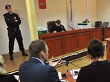 В начале заседания кировского суда адвокат оппозиционера Сергей Кобелев зачитал заявление своего подзащитного суду, в котором тот объяснился по поводу своего отсутствия
