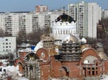 Таджик устроил разгром в московском храме, настоятель которого благословлял "применение физической силы"
