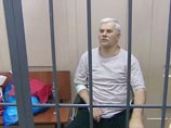Мэр Махачкалы Саид Амиров в пятницу лично опроверг заявление Федеральной службы исполнения наказаний (ФСИН), что он якобы перерезал себе вены на руках