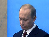  Путин взял перстень без спроса, а когда Крафт было подумал получить его назад, магната оттеснили "трое агентов КГБ" (видимо, охрана)
