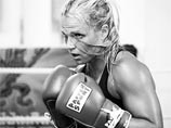 Экс-чемпионка мира по версии Всемирного боксерского совета (WBC) в весовой категории до 58,96 кг шведка Фрида Валльберг, получившая серьезную травму на ринге, переведена из реанимации в обычную палату