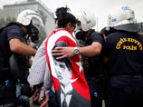 Правительство Турции начало арестовывать участников массовых протестов в парке Гези и на площади Таксим. По разным данным, за сегодняшний день было арестовано от 80 до 100 человек