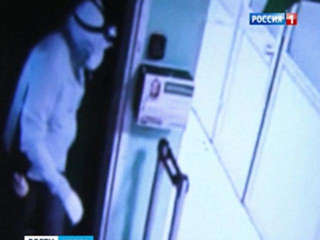 Полиция задержала грабителей, укравших из московского филиала Сбербанка 32 миллиона рублей Полиция задержала грабителей, укравших из московского филиала Сбербанка 32 миллиона рублей