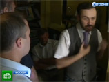 В офисе нас оставалось всего восемь человек В офисе нас оставалось всего восемь человек