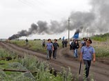 "Группа радикально-настроенных лиц в количестве 1 тыс. человек проникли на территорию, прилегающую к вахтовому поселку, где умышленно повредили ограждения, после чего подожгли 2-3 буровые вышки и 3 строительных вагончика", - сообщили в ГУ МВД "Группа радикально-настроенных лиц в количестве 1 тыс. человек проникли на территорию, прилегающую к вахтовому поселку, где умышленно повредили ограждения, после чего подожгли 2-3 буровые вышки и 3 строительных вагончика", - сообщили в ГУ МВД