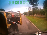 В Приморье следователи изучают ВИДЕО из интернета, в котором инкассатор угрожает водителю оружием