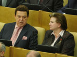 "В Госдуме за меня голосует Валя Терешкова - она же рядом со мной сидит в зале заседаний"
