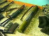 На место обнаружения оружейного склада выехала мобильная группа МВД. В результате четко спланированной операции по горячим следам удалось задержать группу молодых людей На место обнаружения оружейного склада выехала мобильная группа МВД. В результате четко спланированной операции по горячим следам удалось задержать группу молодых людей