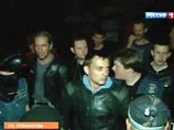 Приблизительно 300 байкеров в ночь на вторник собрались у отдела ГИБДД на юго-востоке Москве после того, как в драке пострадал их товарищ, заступившийся за девушку-водителя