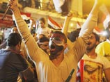 Однако происходящее в Египте нельзя воспринимать новой революцией, ведущей к провалу "арабской весны". "Мы, члены оппозиции, говорим, что это не новая революция, а вторая волна революции, исправляющая прежние ошибки"