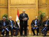 Пока же обязанности главы государства временно исполняет председатель Конституционного суда страны Адли Мансур