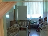 А кое-где дети попали в больницы оттого, что просто переели - по крайней мере, такое объяснение дают ответственные за них взрослые А кое-где дети попали в больницы оттого, что просто переели - по крайней мере, такое объяснение дают ответственные за них взрослые