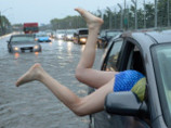 На Торонто обрушились ливневые дожди: местами вода поднялась до двух метров