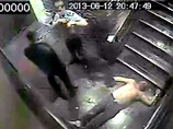 В Приамурье избитый китайцами в День России посетитель кафе с помощью видео уличает полицию в бездействии