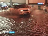 Сильный дождь опять затопил столичный регион