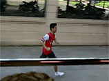 Вьетнамский фанат бежал за автобусом "Арсенала" несколько километров, пока его не пустили внутрь