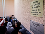 По данным МВД Германии, в первом полугодии 2013 число ходатайств о предоставлении политубежища в ФРГ по сравнению с тем же периодом прошлого года увеличилось почти на 20 тысяч или на 86,5%, и Россия оказалась на первом месте по этому показателю По данным МВД Германии, в первом полугодии 2013 число ходатайств о предоставлении политубежища в ФРГ по сравнению с тем же периодом прошлого года увеличилось почти на 20 тысяч или на 86,5%, и Россия оказалась на первом месте по этому показателю