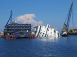 Итальянский круизный лайнер Costa Concordia затонул в Тирренском море близ острова Джильо у побережья итальянской области Тосканы в ночь на 14 января 2012 года Итальянский круизный лайнер Costa Concordia затонул в Тирренском море близ острова Джильо у побережья итальянской области Тосканы в ночь на 14 января 2012 года