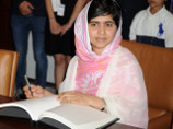 Пакистанские талибы зовут вернуться на родину девочку-блоггера, которую они едва не убили