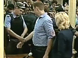 Обвинительный приговор Алексею Навальному по делу "Кировлеса", лишенному свободы и шансов в будущем бороться за властные должности, не стал неожиданным для Михаила Ходорковского