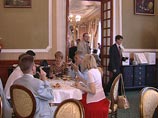 Посетители тратят в ресторанах и кафе Москвы 150 млрд рублей в год Посетители тратят в ресторанах и кафе Москвы 150 млрд рублей в год