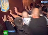 В Киеве 150 участников митинга против милиции обратились к президенту и установили две палатки на Майдане В Киеве 150 участников митинга против милиции обратились к президенту и установили две палатки на Майдане