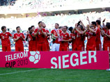 Мюнхенская "Бавария" разгромила менхенгладбахскую "Боруссию" и стала победительницей товарищеского предсезонного турнира Telekom Cup 2013