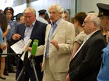 Сноуден не добрался до "лучших бриллиантов" разведки, а в России "заговорил" голосом ФСБ, иронизируют в Америке Сноуден не добрался до "лучших бриллиантов" разведки, а в России "заговорил" голосом ФСБ, иронизируют в Америке