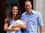 Новоиспеченный отец принц Уильям рассказал журналистам, что у его ребенка "отличные легкие". Он также рассказал, что малыш родился довольно "большим и немного тяжелым" (ребенок весит 3,798 киллограмма)