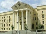 Данный сотрудник спецслужб, уточнил президент, "не только сдавал информацию, но из-за его деятельности пострадали люди, которые работают за границей" Данный сотрудник спецслужб, уточнил президент, "не только сдавал информацию, но из-за его деятельности пострадали люди, которые работают за границей"