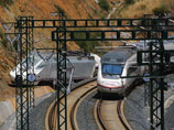 Возобновлено движение поездов на линии Мадрид-Ферроль, на которой в среду произошла возможно крупнейшая в истории Испании железнодорожная катастрофа, в результате которой погибли 80 человек