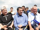 Глава Ингушетии Евкуров сломал ногу, прыгнув с парашютом
Глава Ингушетии Евкуров сломал ногу, прыгнув с парашютом