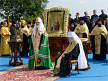 Патриархи помолились в Киеве о единстве Церкви, Андреевский крест отбыл в Минск