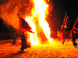 Буддийский ритуал сжигания напастей Дугжууба впервые за последнее столетие прошел в Бурятии сегодня, в летний день, а не за два дня до наступления Нового года по лунному календарю
