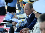 Почетными гостями военно-морского праздника в Севастополе были президенты России и Украины Владимир Путин и Виктор Янукович