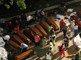Количество жертв росло с каждым часом: к месту трагедии привезли 36 гробов, еще двое пассажиров скончались в больнице