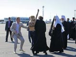 "Это продолжение запугивания движения Femen, действия, направленные на предотвращение наших акций против приезда президента России и патриарха РПЦ