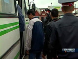 Теперь на многих московских рынках идет операция по декримилизации, в рамках которой уже задержаны несколько тысяч приезжих, преимущественно, азиаты и кавказцы Теперь на многих московских рынках идет операция по декримилизации, в рамках которой уже задержаны несколько тысяч приезжих, преимущественно, азиаты и кавказцы