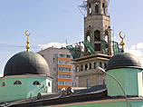 В этом году мусульмане в Москве отметят один из главных своих праздников - Праздник разговения (Ураза-байрам) - на четырех дополнительных площадках вне мечетей