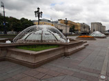 Манежная площадь в Москве снова притягивает к себе протестующих: там объявили сход футбольные болельщики и националисты Манежная площадь в Москве снова притягивает к себе протестующих: там объявили сход футбольные болельщики и националисты