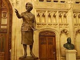 Британским депутатам запретили трогать бронзовых Тэтчер и Черчилля - слишком хрупкие
