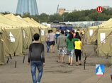 В лагерь для нелегальных мигрантов, организованный властями в столичном районе Гольяново, в минувший понедельник привезли две тонны риса, лапшу быстрого приготовления и полсотни вентиляторов