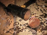 В концертной программе использовались две пневматические пушки для стрельбы конфетти и серпантином, установленные по краям сцены В концертной программе использовались две пневматические пушки для стрельбы конфетти и серпантином, установленные по краям сцены