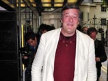 У идеи бойкотировать Олимпиаду в Сочи появился новый горячий сторонник: знаменитый британский телеведущий, актер и писатель Стивен Фрай обратился с таким призывом к правительству своей страны, протестуя против печально известного "антигейского закона" У идеи бойкотировать Олимпиаду в Сочи появился новый горячий сторонник: знаменитый британский телеведущий, актер и писатель Стивен Фрай обратился с таким призывом к правительству своей страны, протестуя против печально известного "антигейского закона"