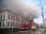 В Кирове потушили пожар в здании ТЦ, который является объектом культурного наследия (ВИДЕО)