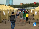 Мигранты пожаловались, что в лагере для нелегалов ОМОН организовал поборы