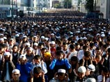 Снижение числа молящихся на Ураза-байрам связали с рейдами против мигрантов