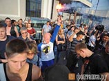 Несанкционированная акция против этнической преступности прошла 9 августа у станции метро "Улица Дыбенко". Поводом для мероприятия стало убийство жителя Петербурга Михаила Михайлова, совершенное 5 августа Несанкционированная акция против этнической преступности прошла 9 августа у станции метро "Улица Дыбенко". Поводом для мероприятия стало убийство жителя Петербурга Михаила Михайлова, совершенное 5 августа